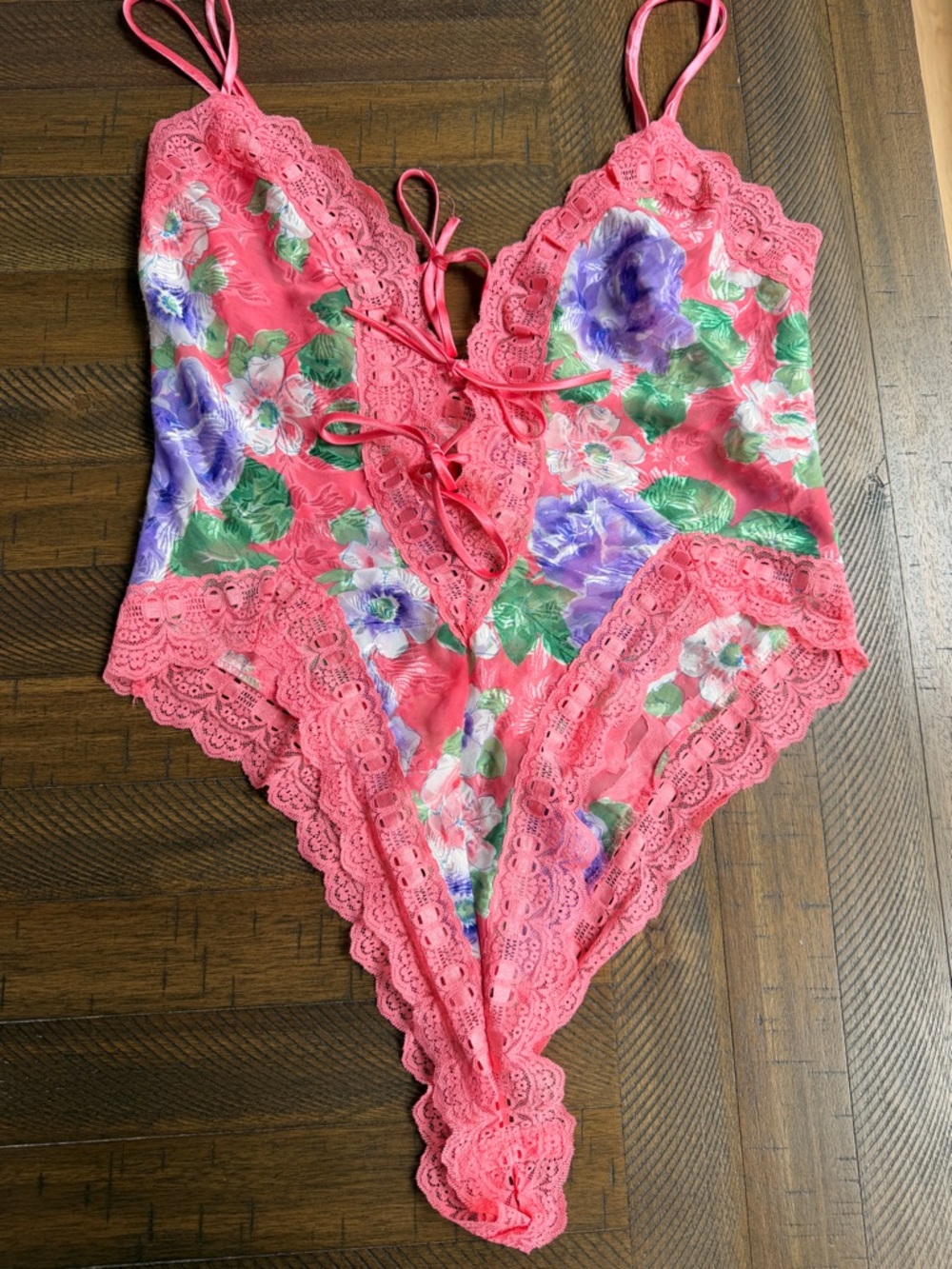 Victoria’s Secret Floral Lace Up Teddy Bodysuit Pink Y2K Coquette Lingerie M